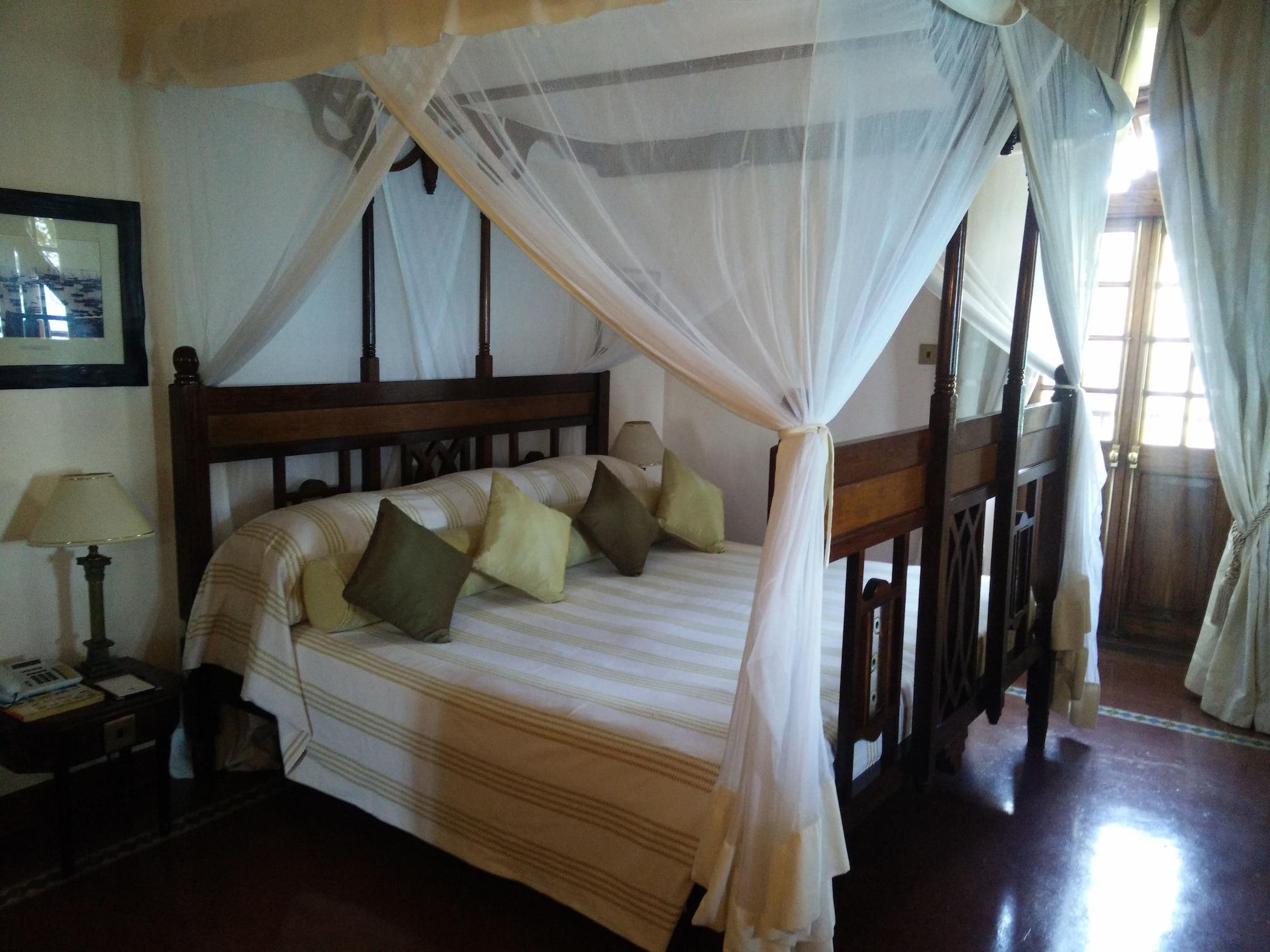 Serena Hotel